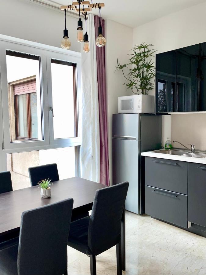 The White House, Modern Apartment In Center มิลาน ภายนอก รูปภาพ
