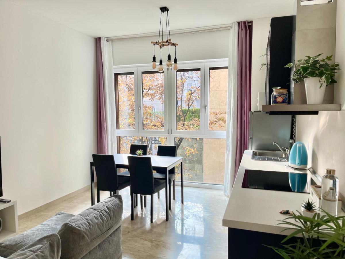 The White House, Modern Apartment In Center มิลาน ภายนอก รูปภาพ