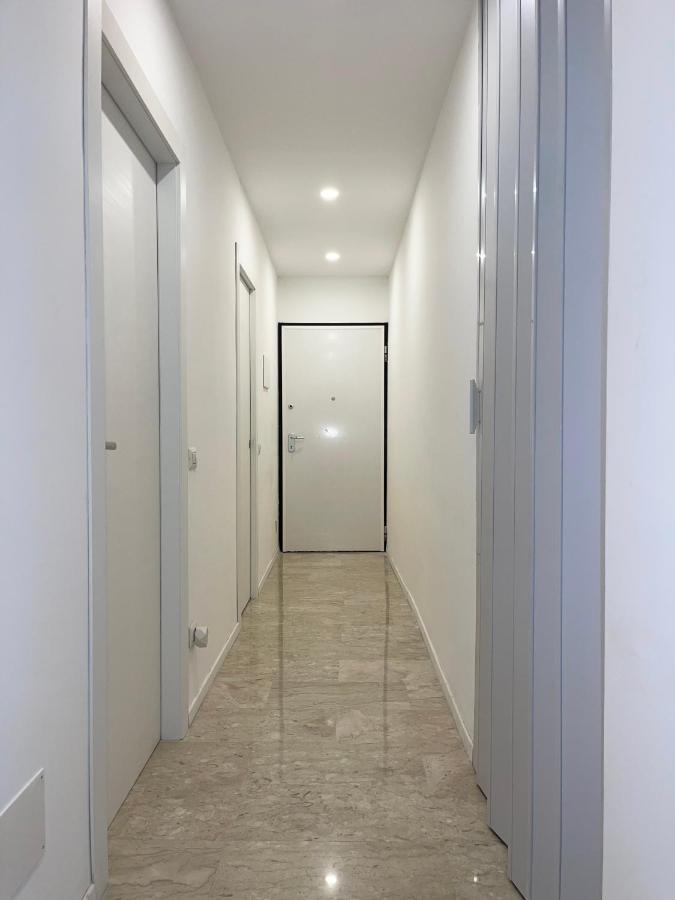 The White House, Modern Apartment In Center มิลาน ภายนอก รูปภาพ