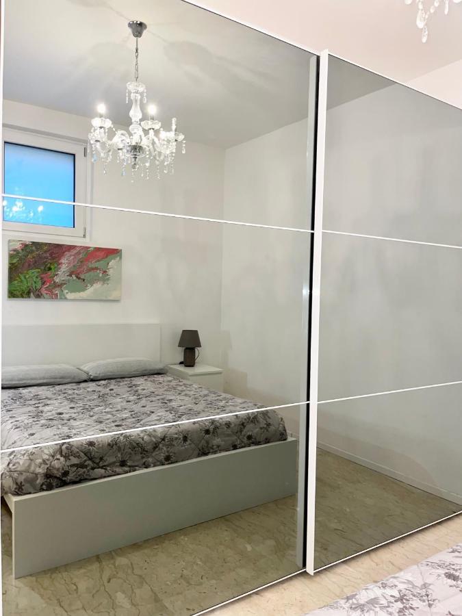 The White House, Modern Apartment In Center มิลาน ภายนอก รูปภาพ